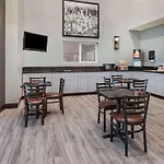 Super 8 By Wyndham North Hollywood