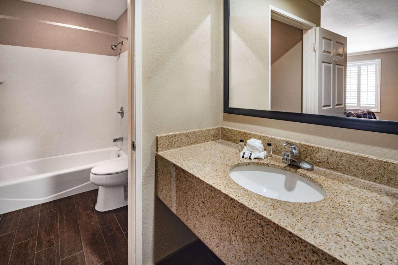 Motel Super 8 By Wyndham North Hollywood Los Angeles