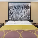 Super 8 By Wyndham North Hollywood